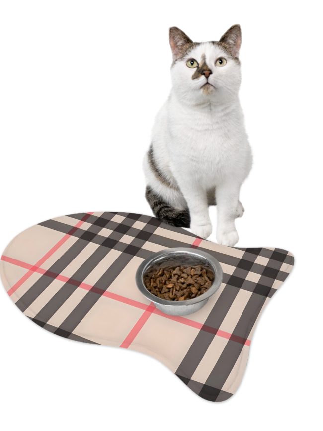 Stylish Pet Feeding Mat - Elegant Plaid Design for Dogs and Cats