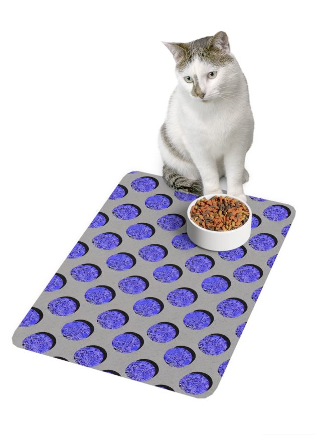 Stylish Pet Food Mat - 12x18, Modern Design for Dogs and Cats