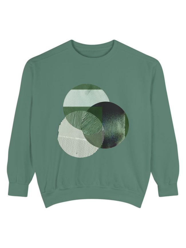 Chic Eco-Friendly Sweatshirt, Cozy Layering Piece, Gift for Him or Her, Casual Fashion, Perfect for Fall and Winter