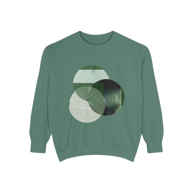 Chic Eco-Friendly Sweatshirt, Cozy Layering Piece, Gift for Him or Her, Casual Fashion, Perfect for Fall and Winter