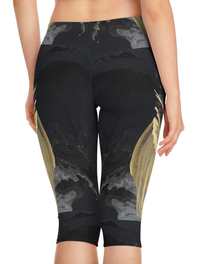 Chic Women's Capri Leggings - Bold Abstract Design, Comfortable Activewear, Perfect for Yoga, Gym, Casual Wear, Spring Fashion